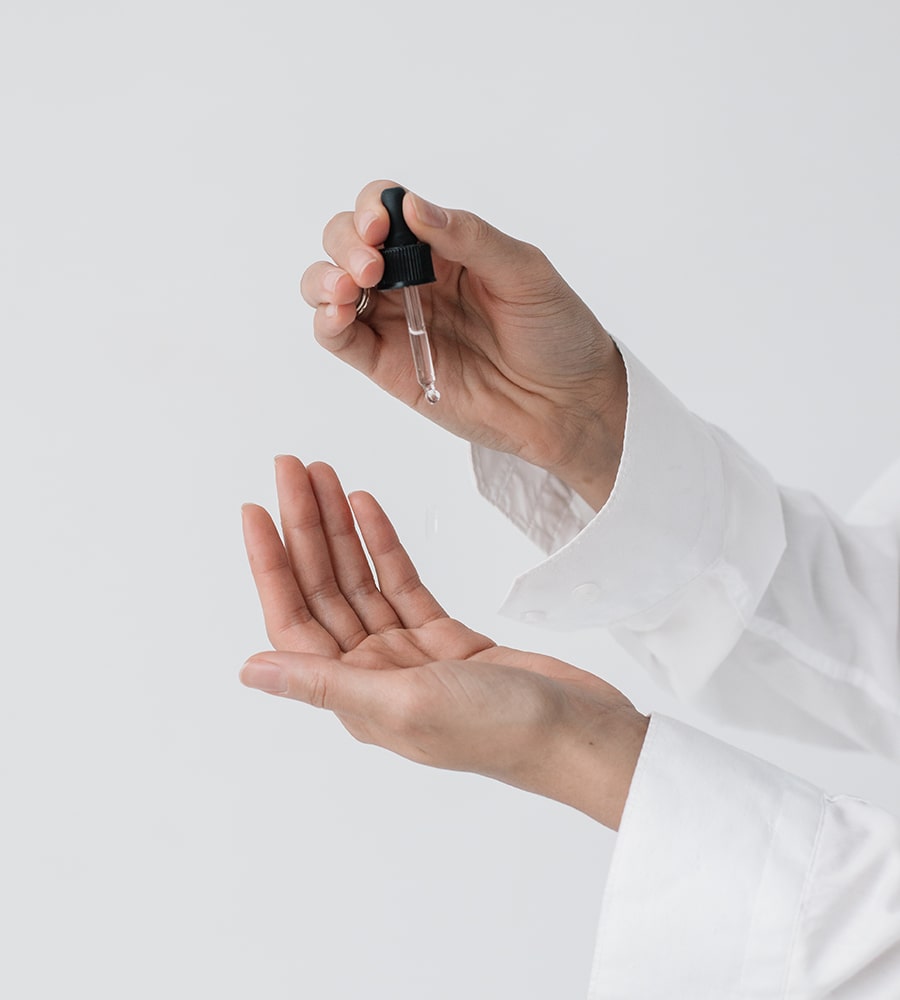 Piel grasa y deshidratada: cómo cuidarla en verano sin fallar