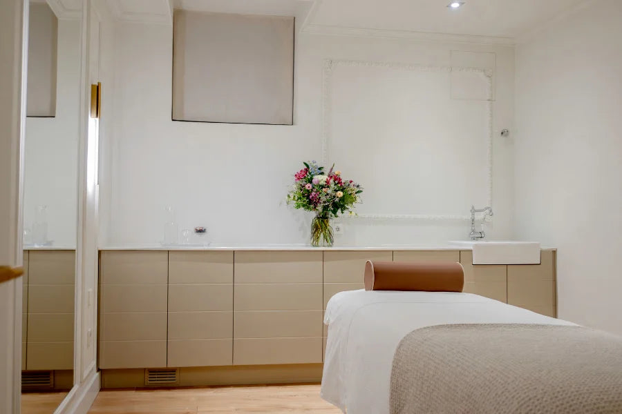 Medik8 platinum facial brightening