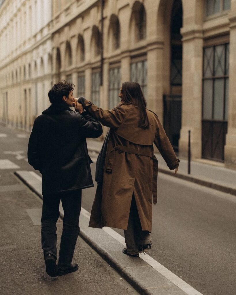 Ambiente de spa con detalles románticos, representando experiencias de bienestar como regalo de San Valentín.