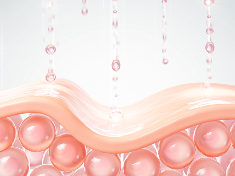 Primer plano de un rostro con piel firme y luminosa tras un tratamiento facial con células madre.