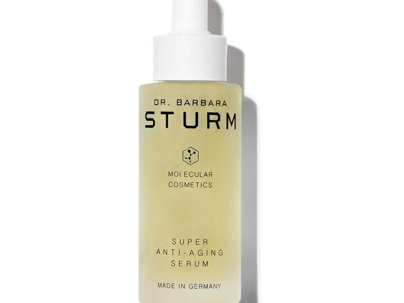 Primer plano de un tratamiento facial de hidratación profunda.